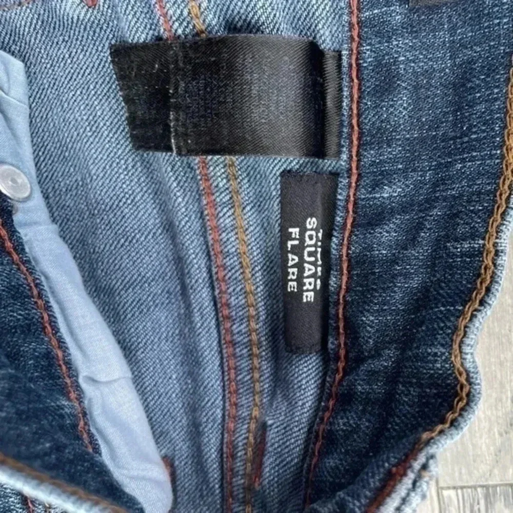 DKNY -Times Square Flare dark wash jeans size 0 EUC